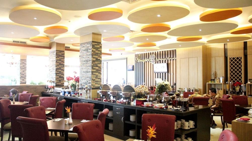 Sapphire Sky Hotel & Conference Serpong Dış mekan fotoğraf