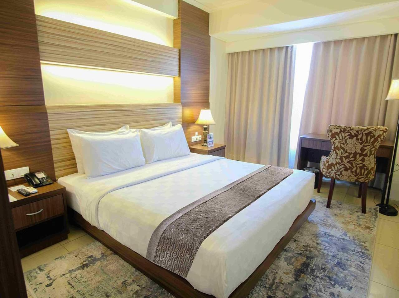 Sapphire Sky Hotel & Conference Serpong Dış mekan fotoğraf