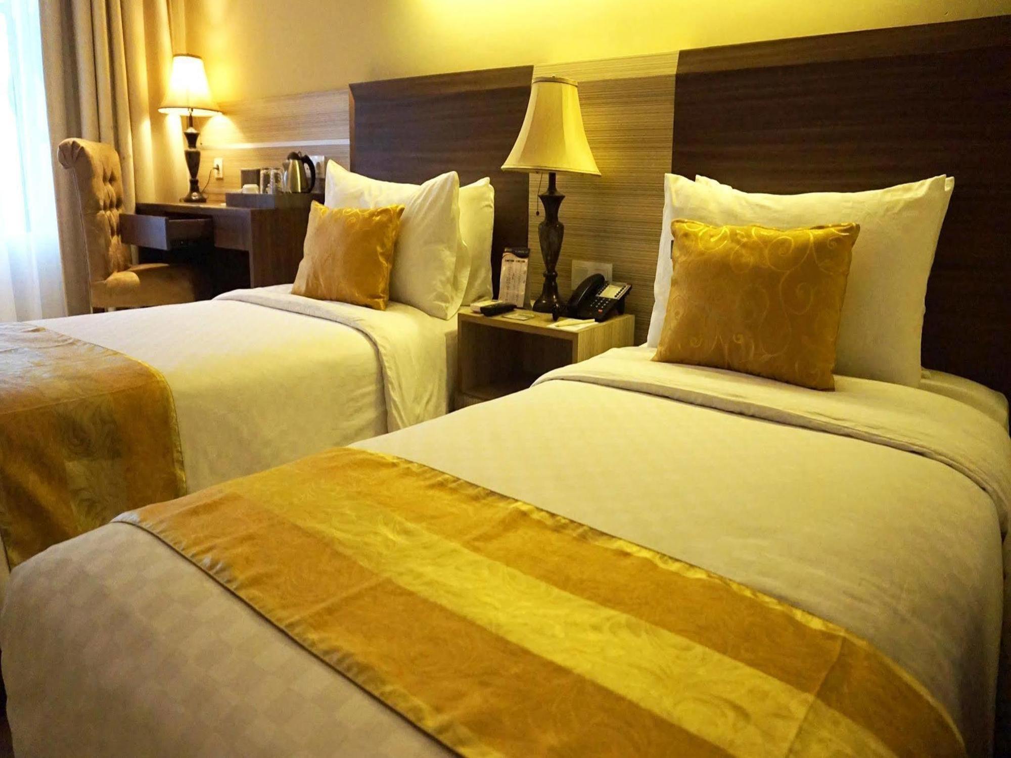Sapphire Sky Hotel & Conference Serpong Dış mekan fotoğraf