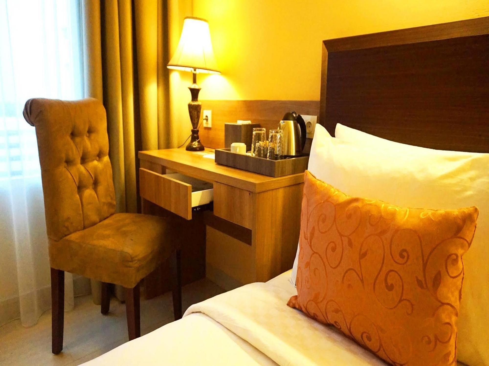Sapphire Sky Hotel & Conference Serpong Dış mekan fotoğraf